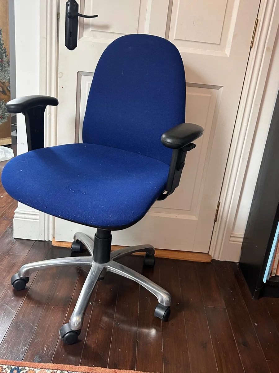 Office chair - Image 2