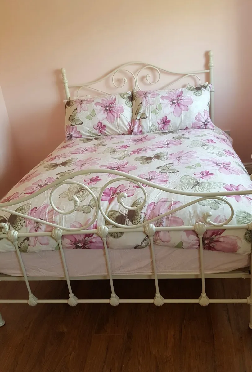 Double Bed