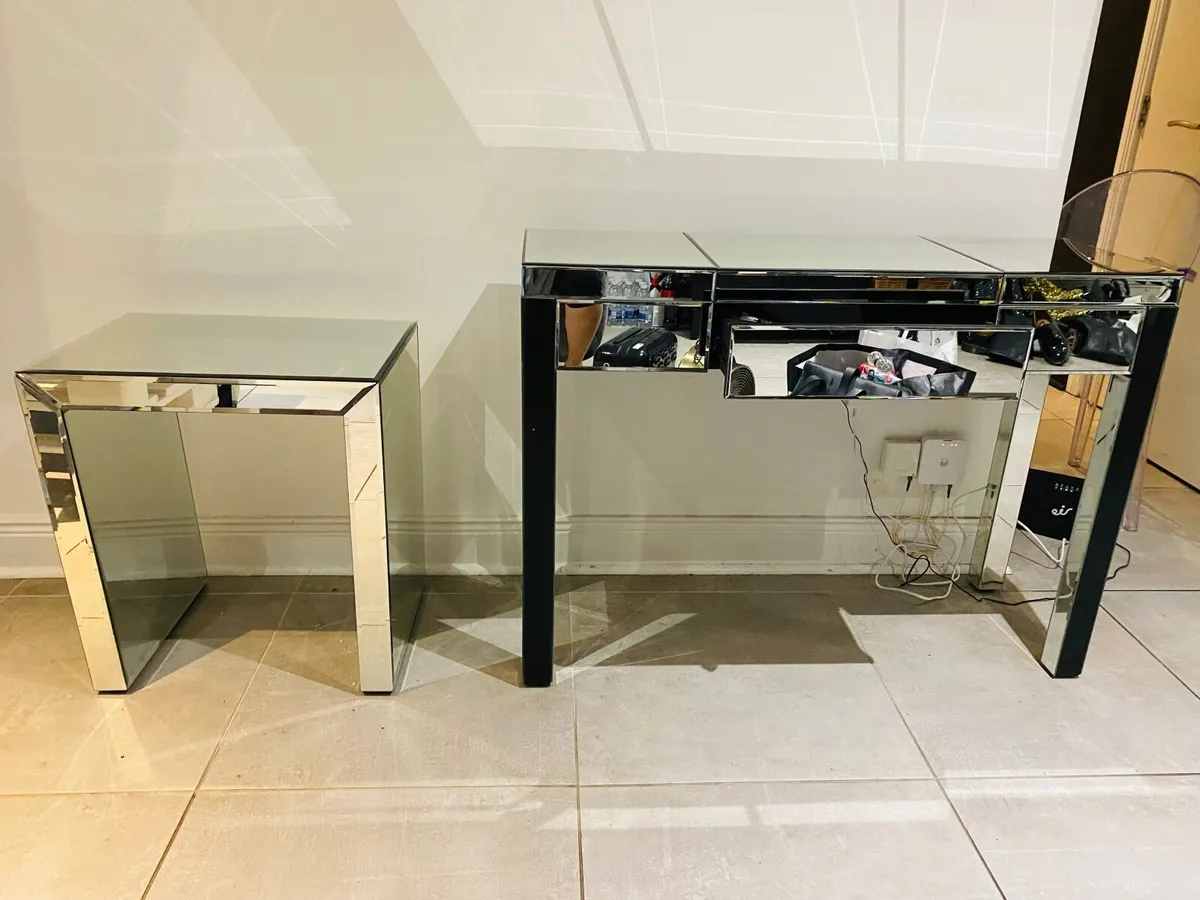 Dressing table and side table - mirrored - Image 1