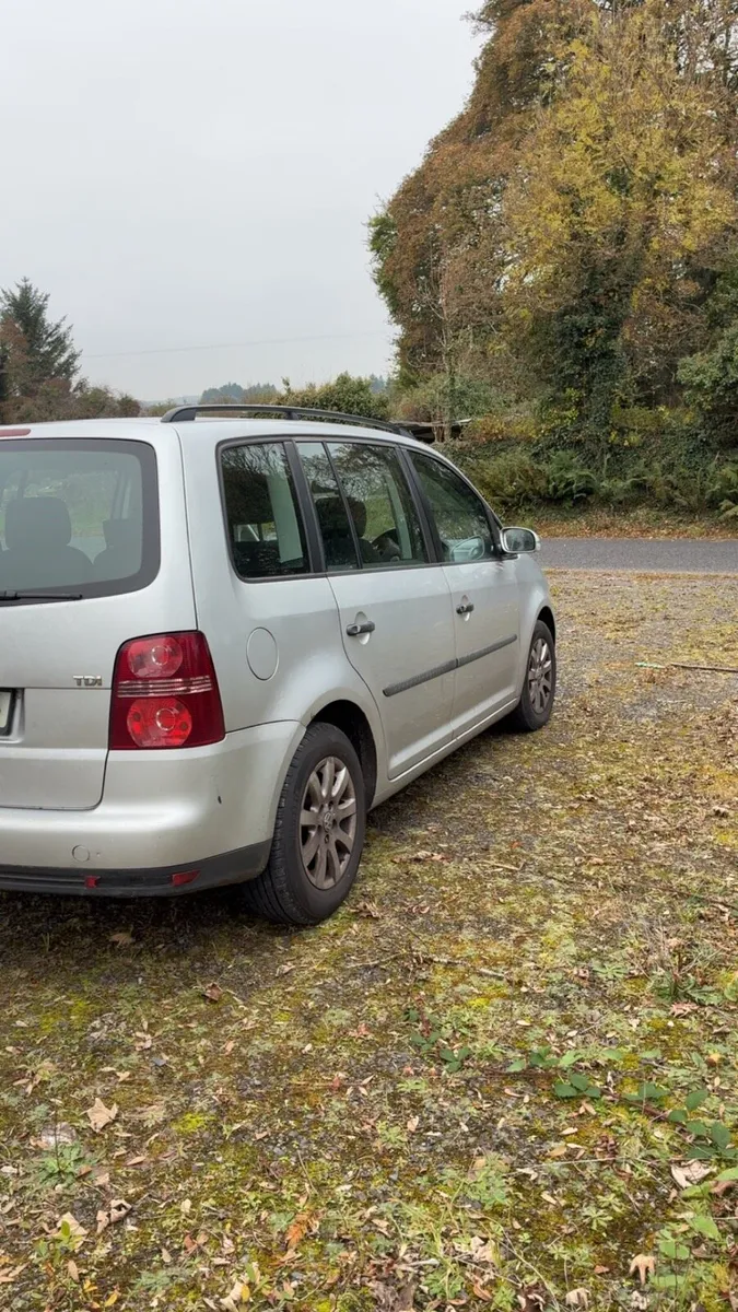 Volkswagen touran - Image 2