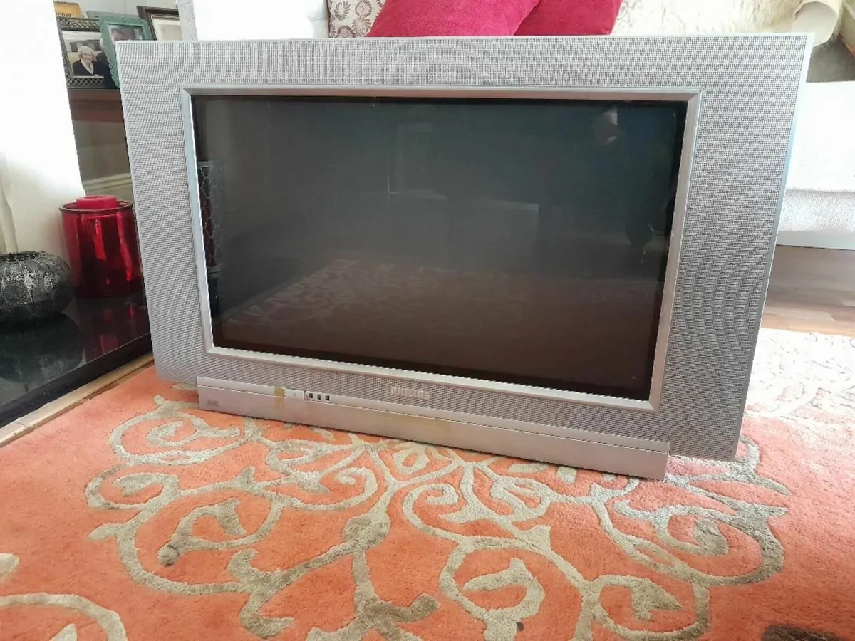 27" Widescreen TV - Image 1