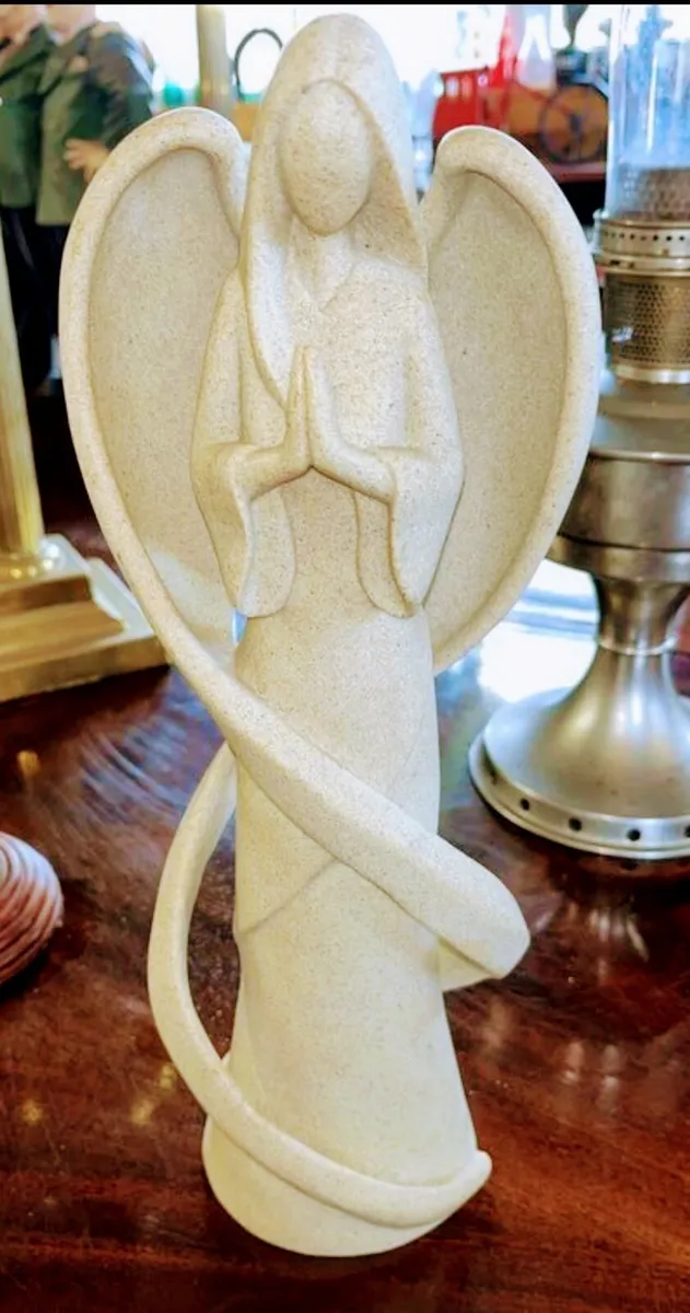 Angel of love figurine - Image 1