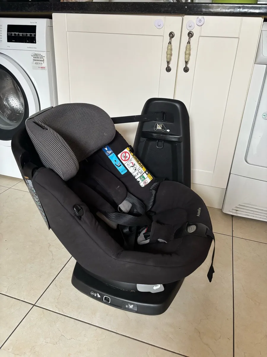 Maxi cosi axis 360 swivel car seat - Image 4