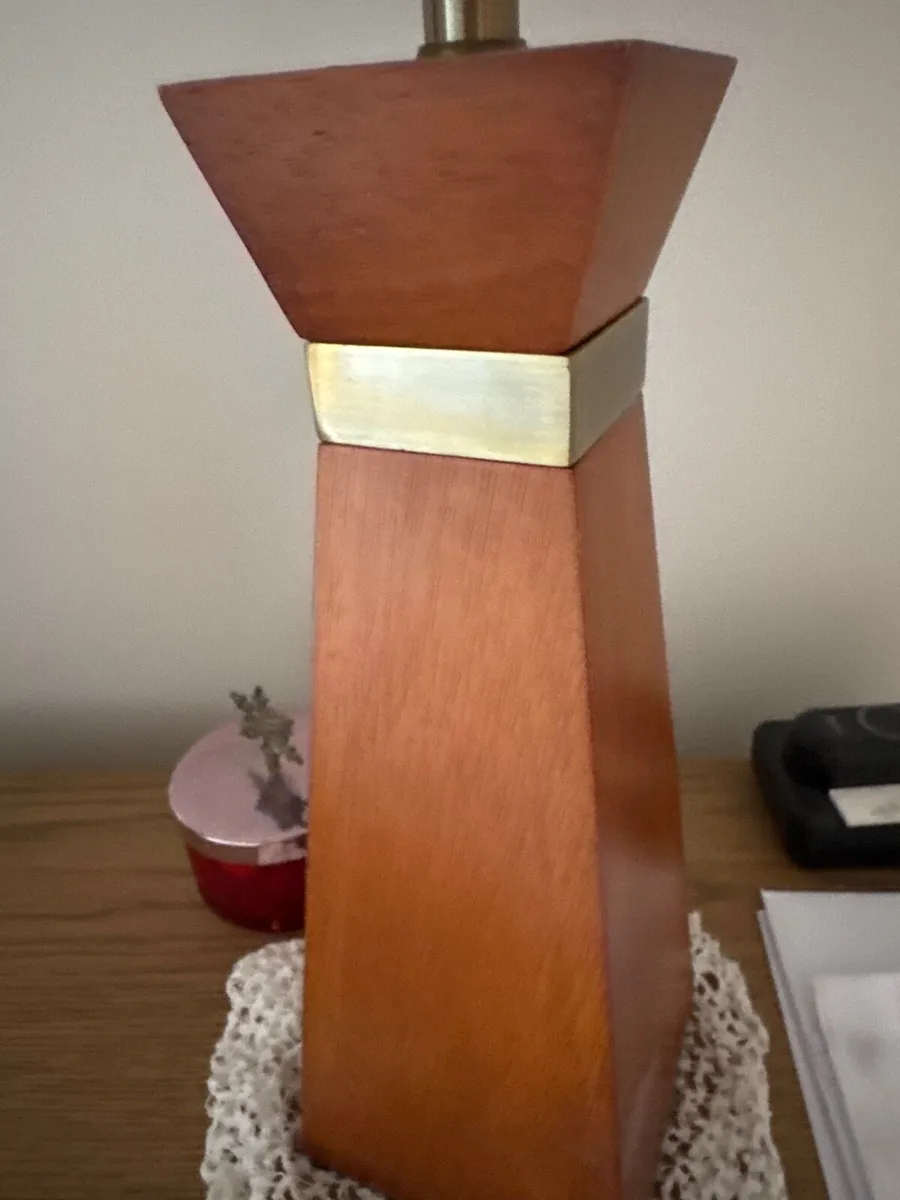Free Lamp - Image 2