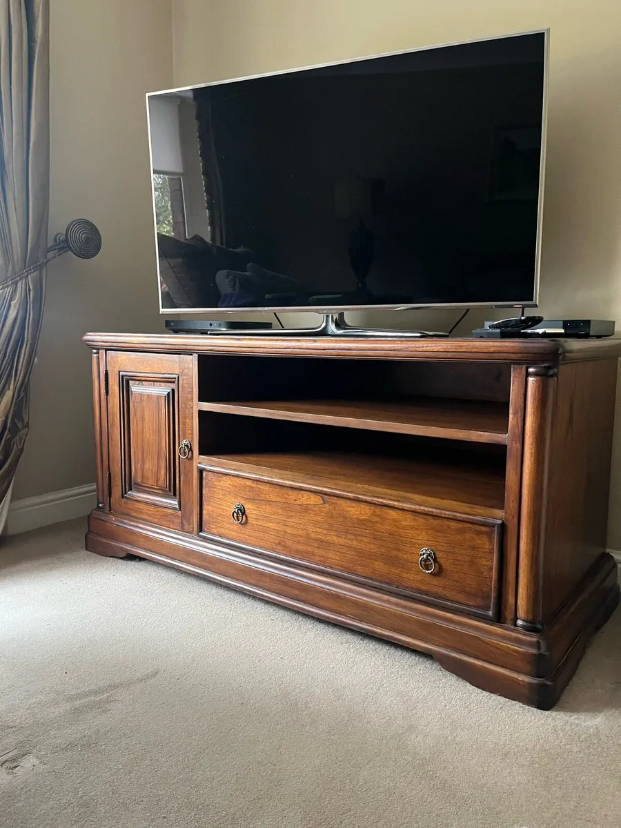 Solid wood TV unit - Image 2
