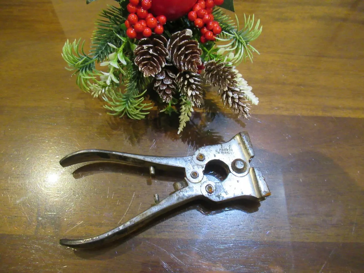 antique vintage ornament piano wire RARE gift - Image 1