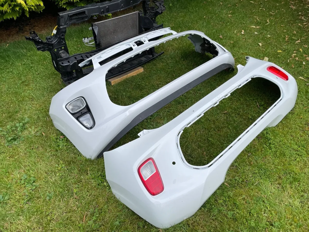 2024 Kia Picanto bumpers and front panel - Image 2
