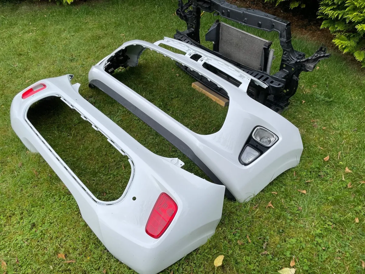 2024 Kia Picanto bumpers and front panel - Image 3