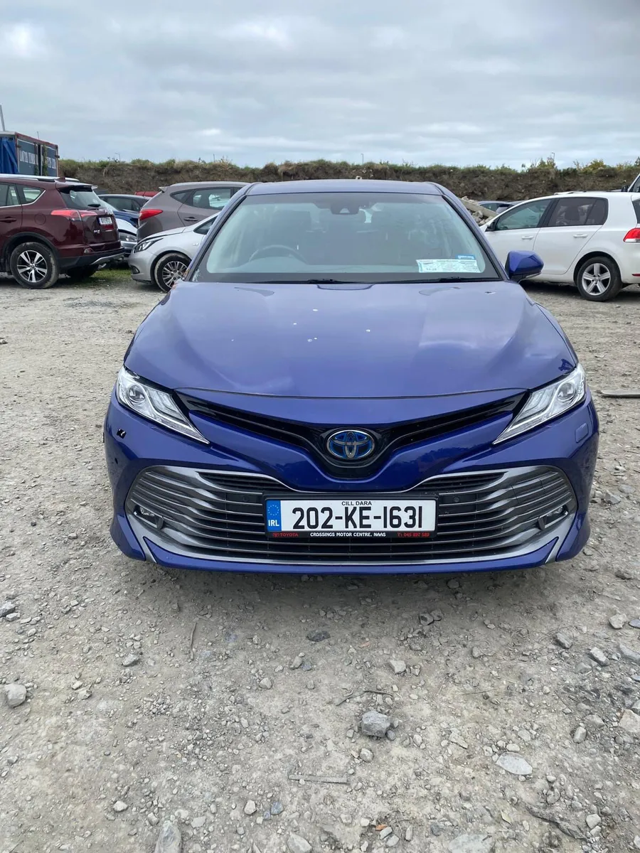20 Toyota Camry hybrid - Image 1