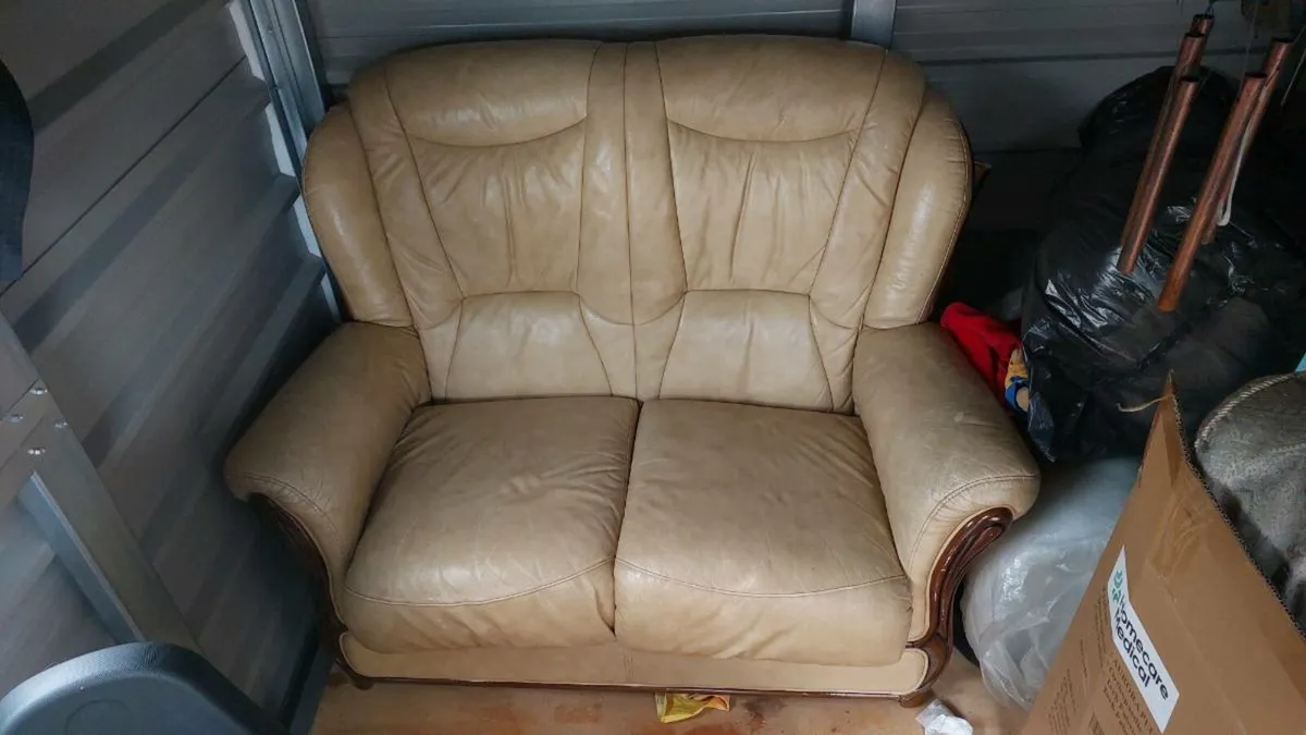 2 seater and 3 seater genuine leather sofas - Image 3