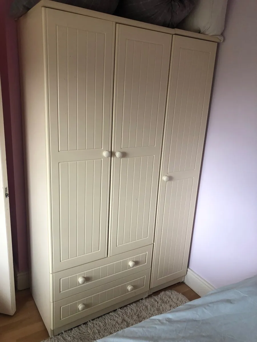 Bedroom furniture - Image 3