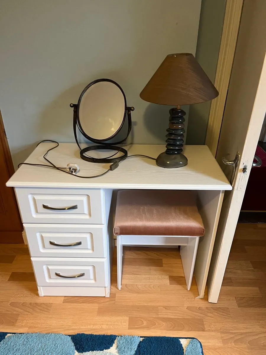Dressing table