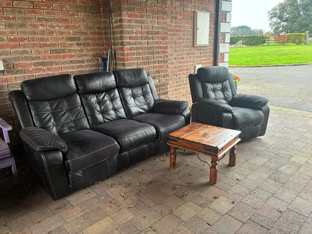 Couch and coffee table - Image 3