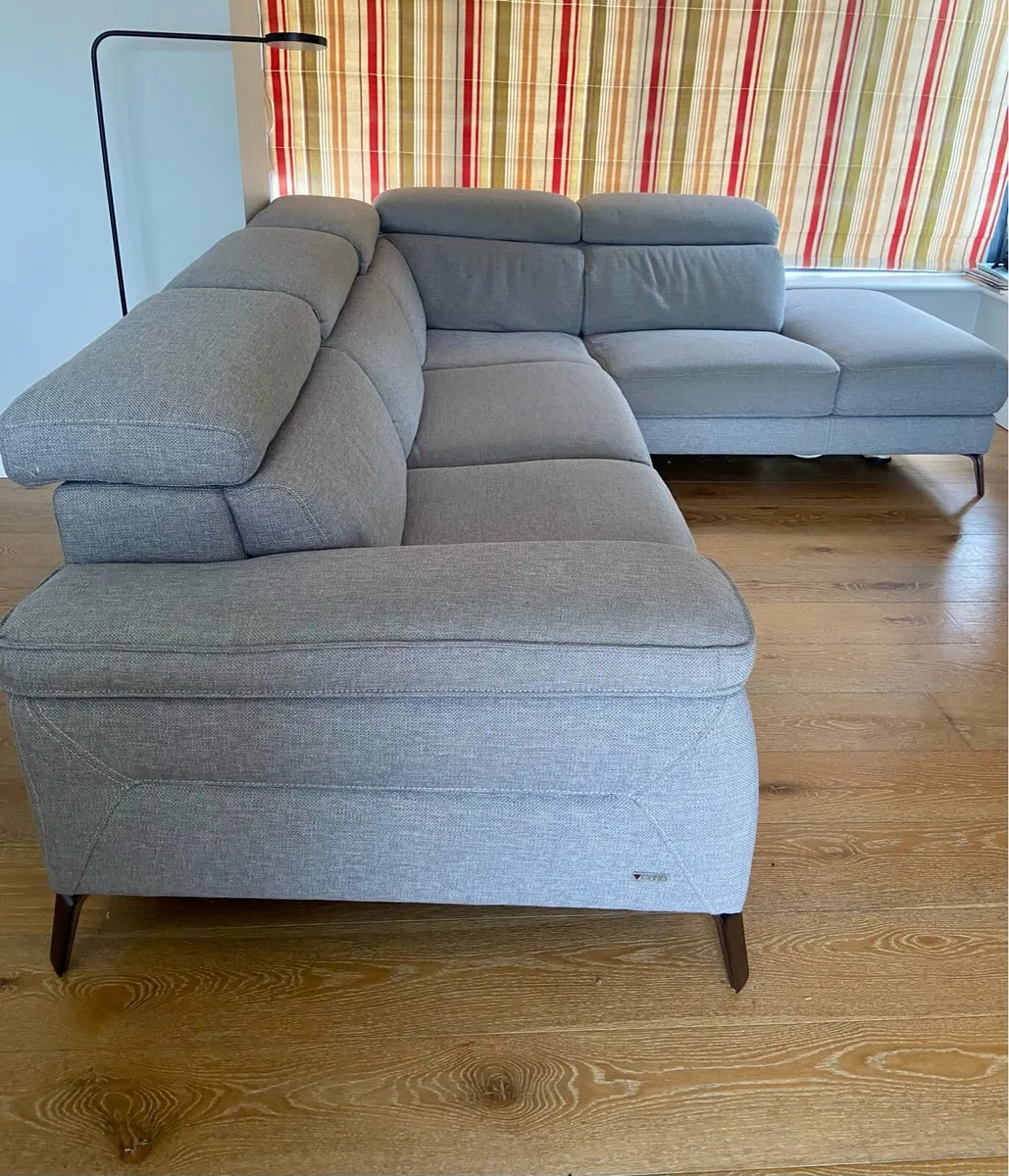 Corner Couch - Image 1