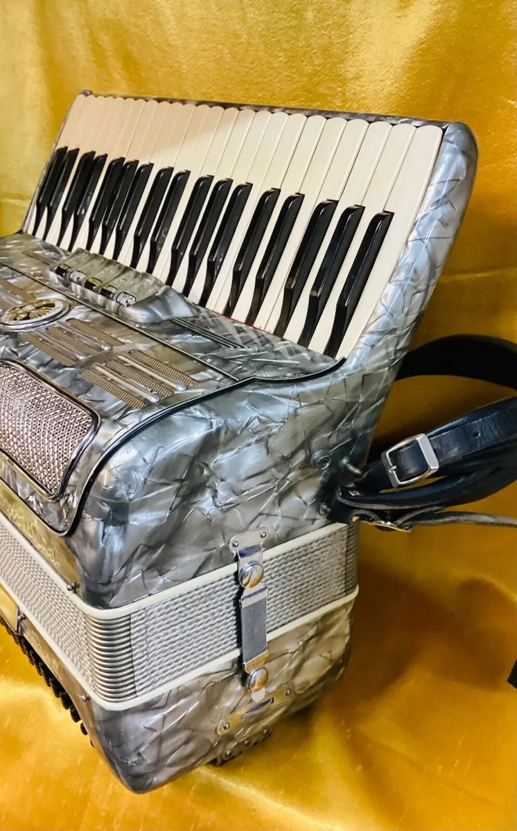 SOPRANI SILVIO 3 VOICE 120 BASS PIANO ACCORDION US - Image 2