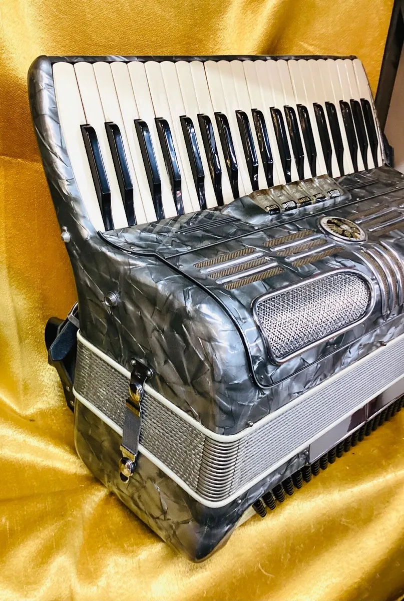 SOPRANI SILVIO 3 VOICE 120 BASS PIANO ACCORDION US - Image 4