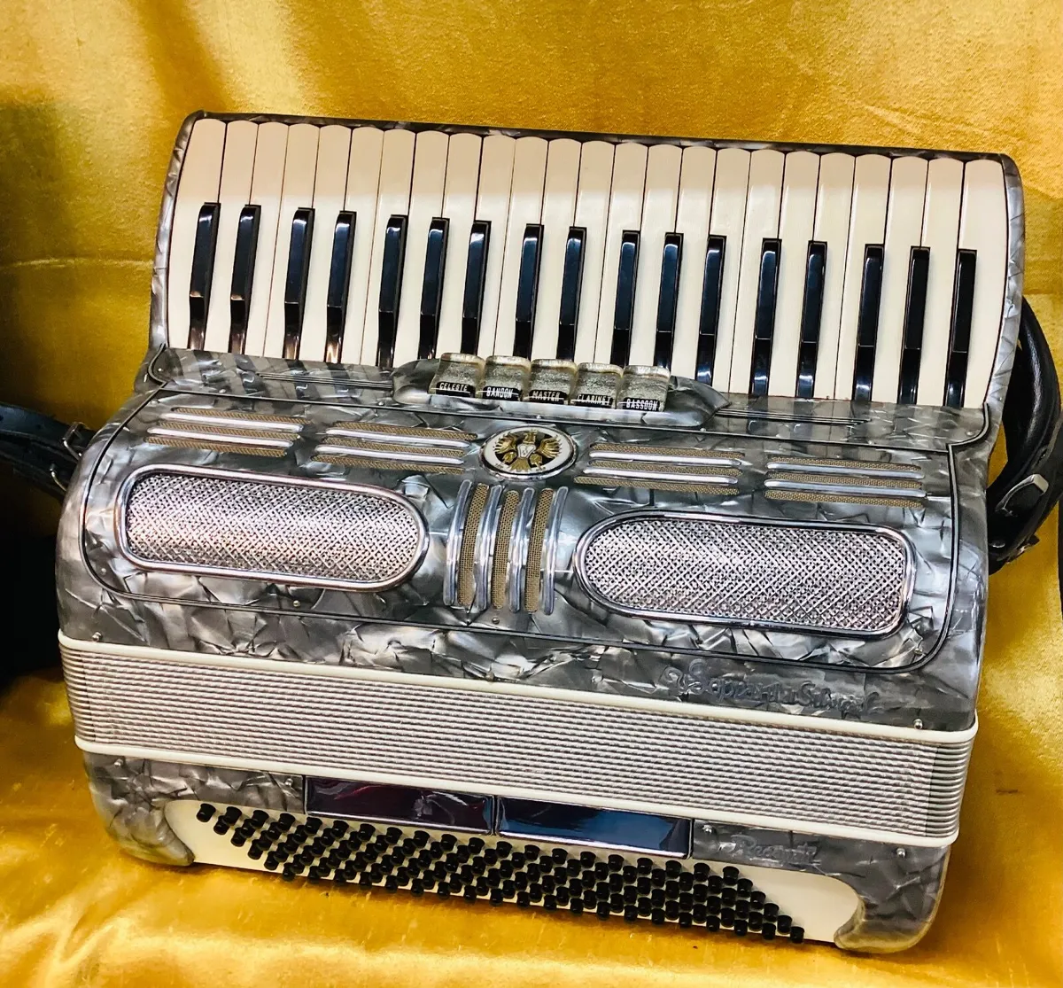 SOPRANI SILVIO 3 VOICE 120 BASS PIANO ACCORDION US - Image 1