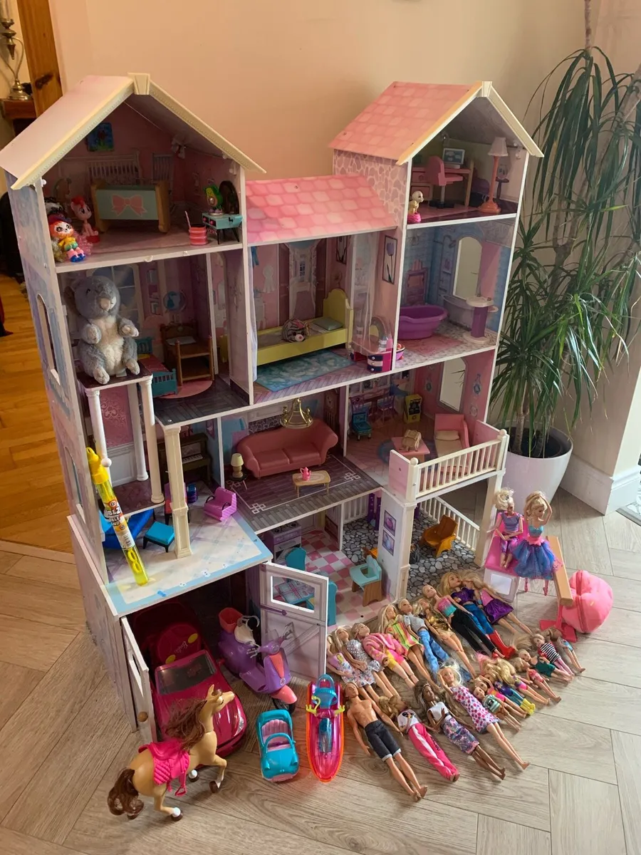 Dolls house - Image 1