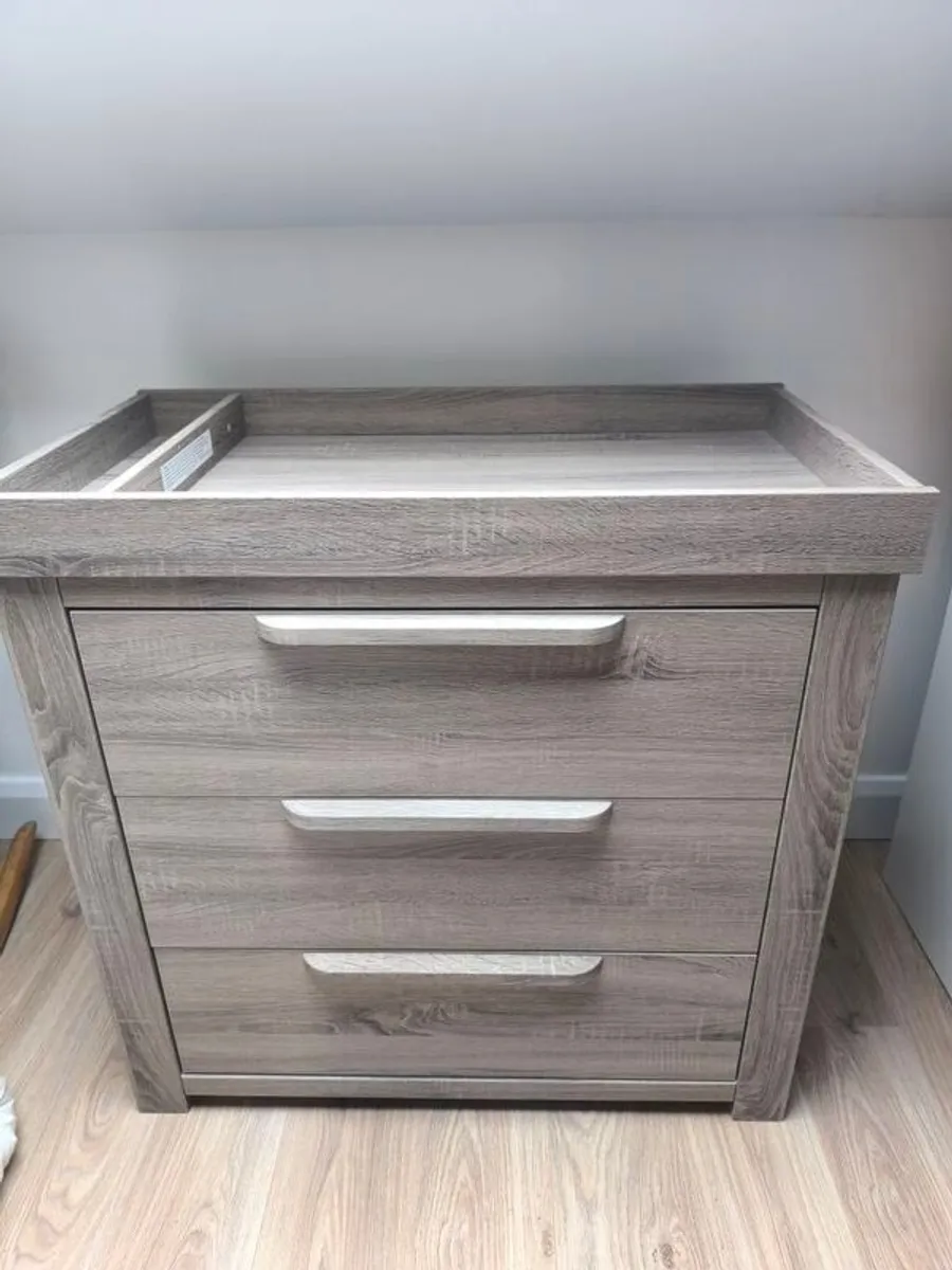 Mama and Papas Franklin wardrobe and changing table - Image 3