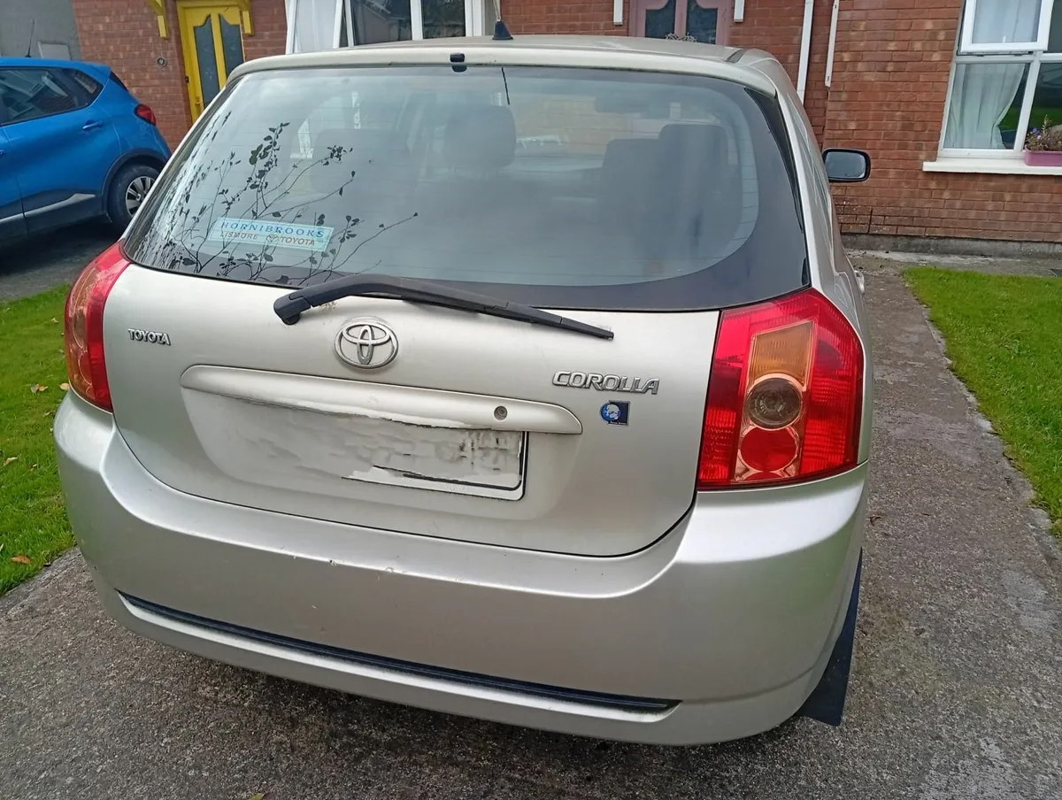 Toyota Corolla 2006 - Image 2