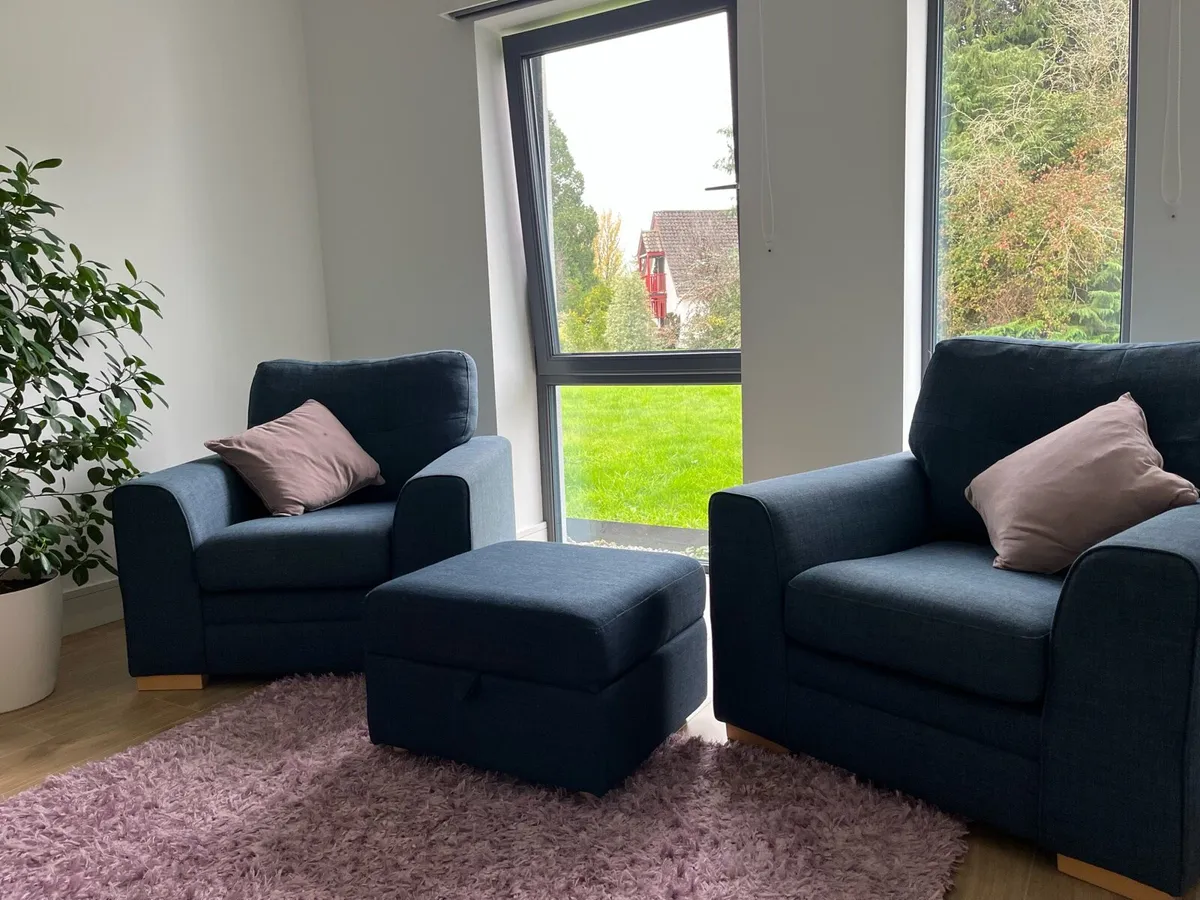 Armchairs and footstool - Image 3
