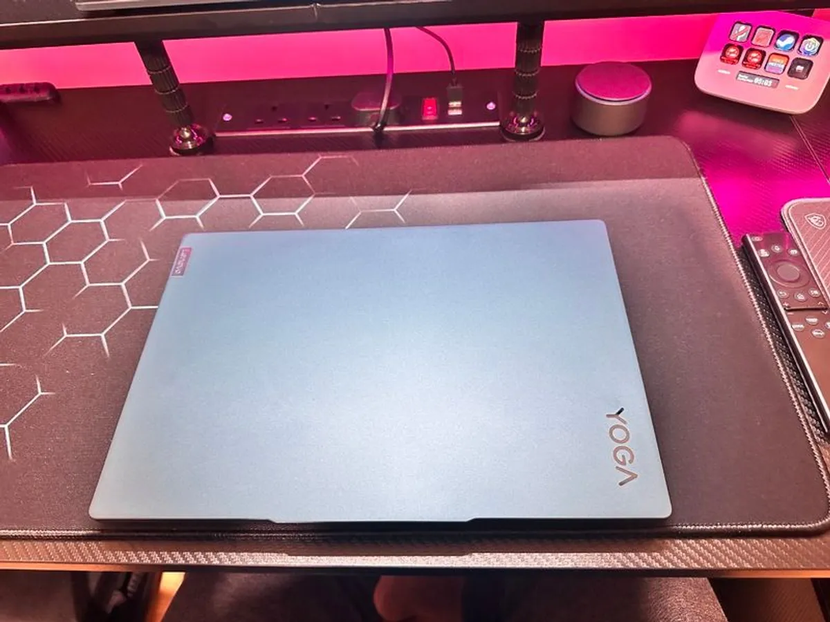 Lenovo Yoga Pro 7 Gen 9 14 inch AMD Teal Colour - Image 1