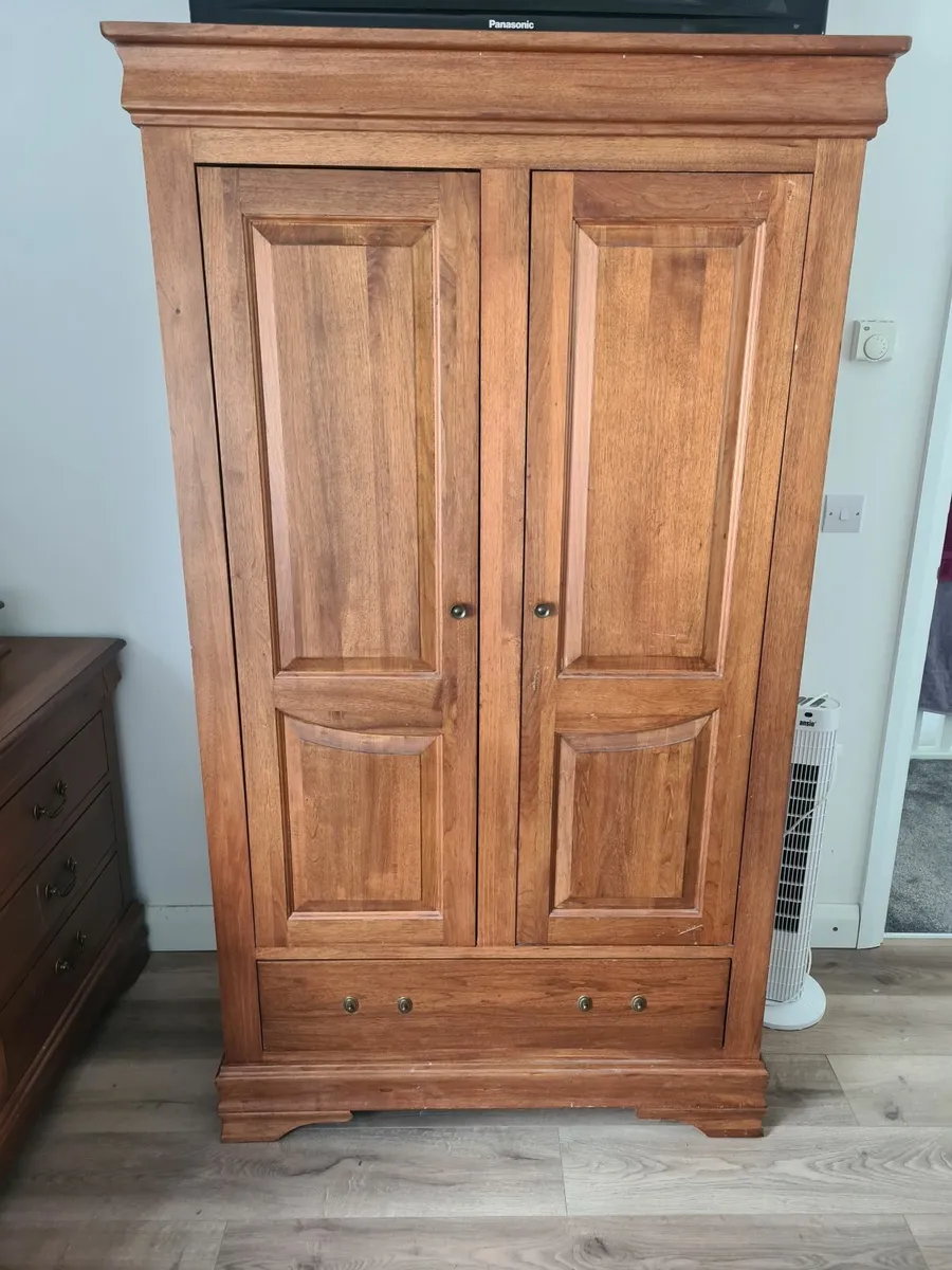 Bedroom furniture - Image 2