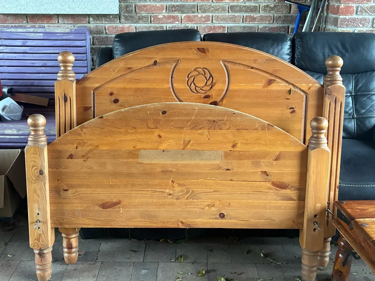 4 foot 6 Bed frame