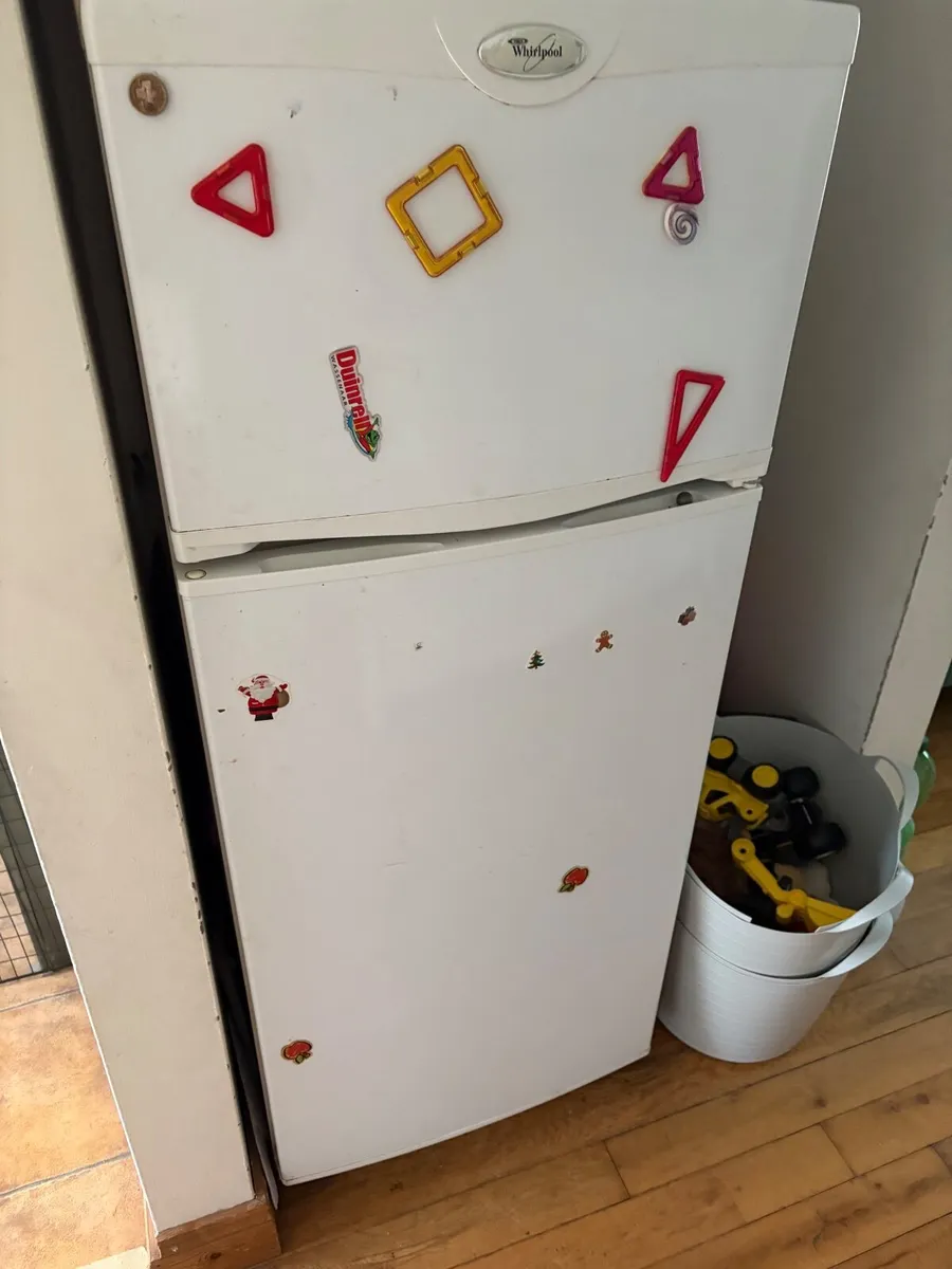Kitchen, kitchen appliance and doors - Image 4