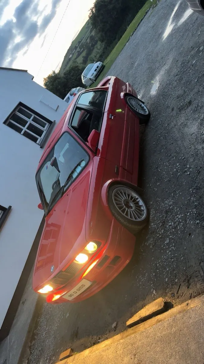 BMW e30 325i - Image 2