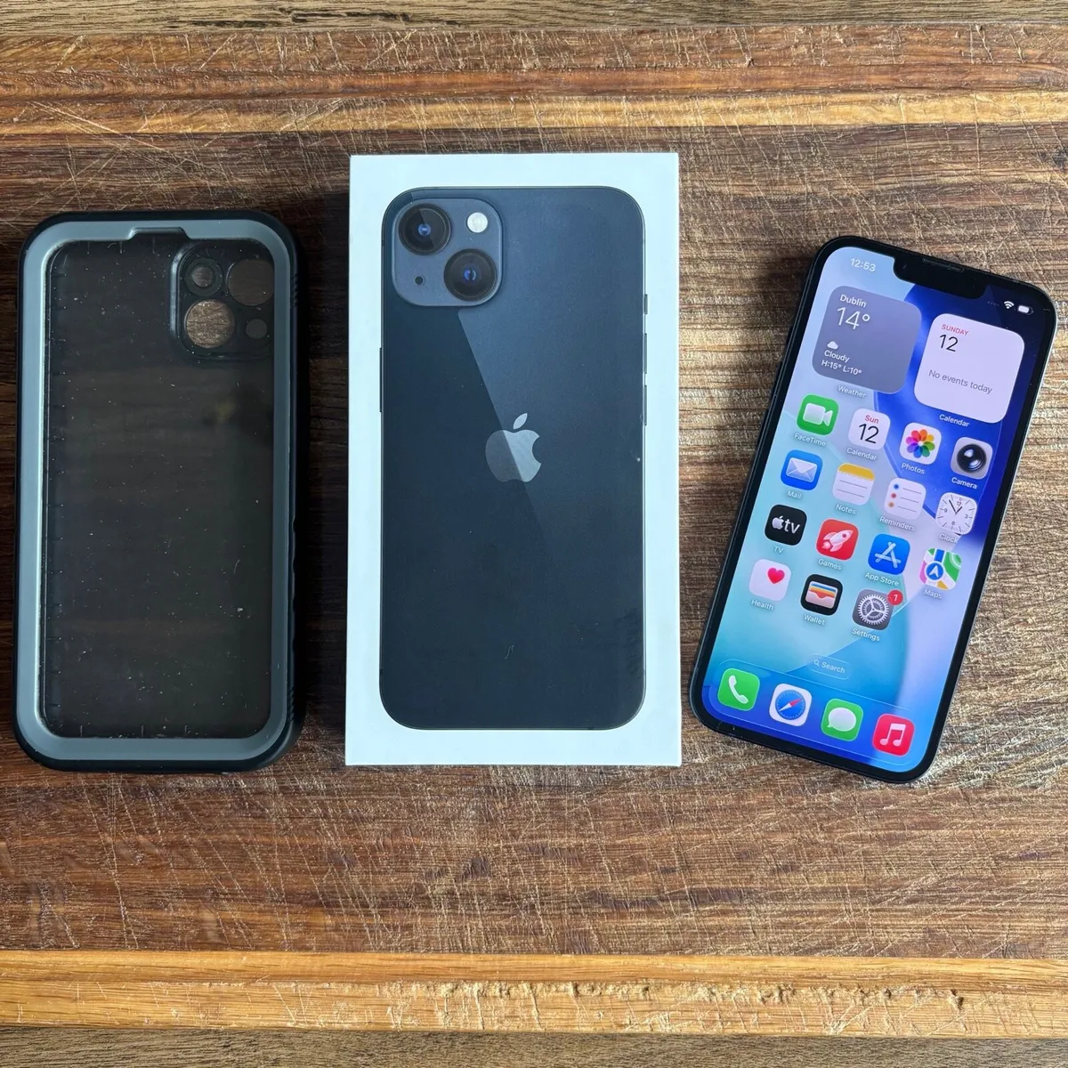 iPhone 13 - Image 2