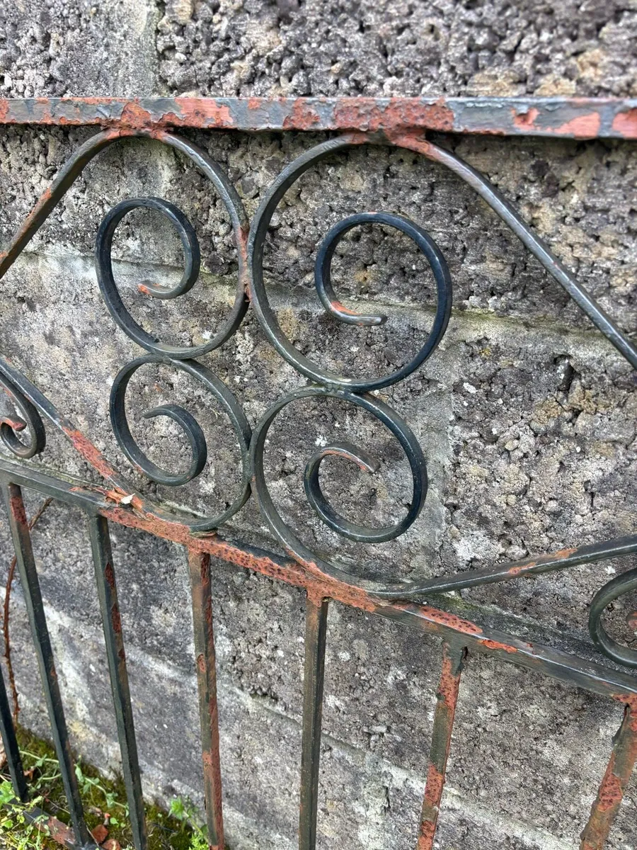 Iron gate - Image 3