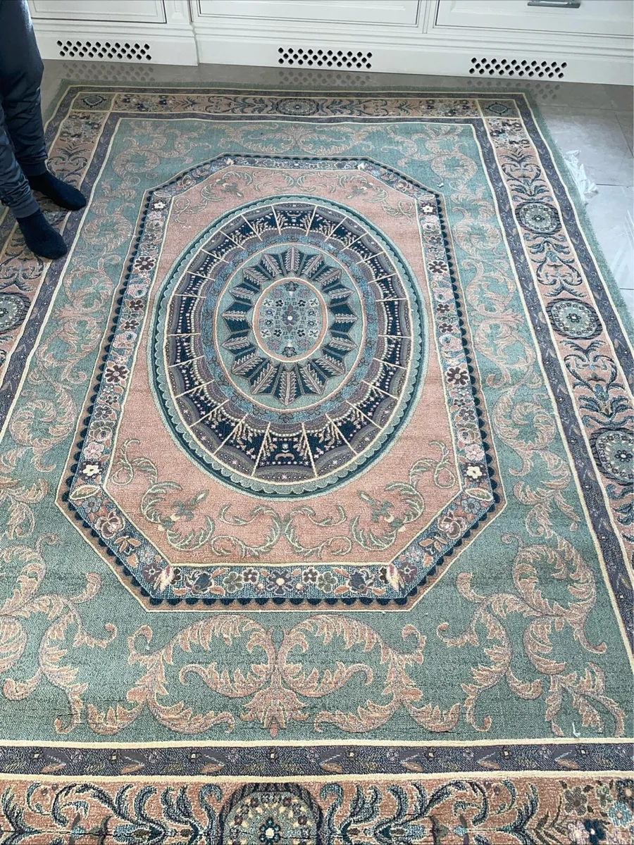 Luxury new rug - Image 2