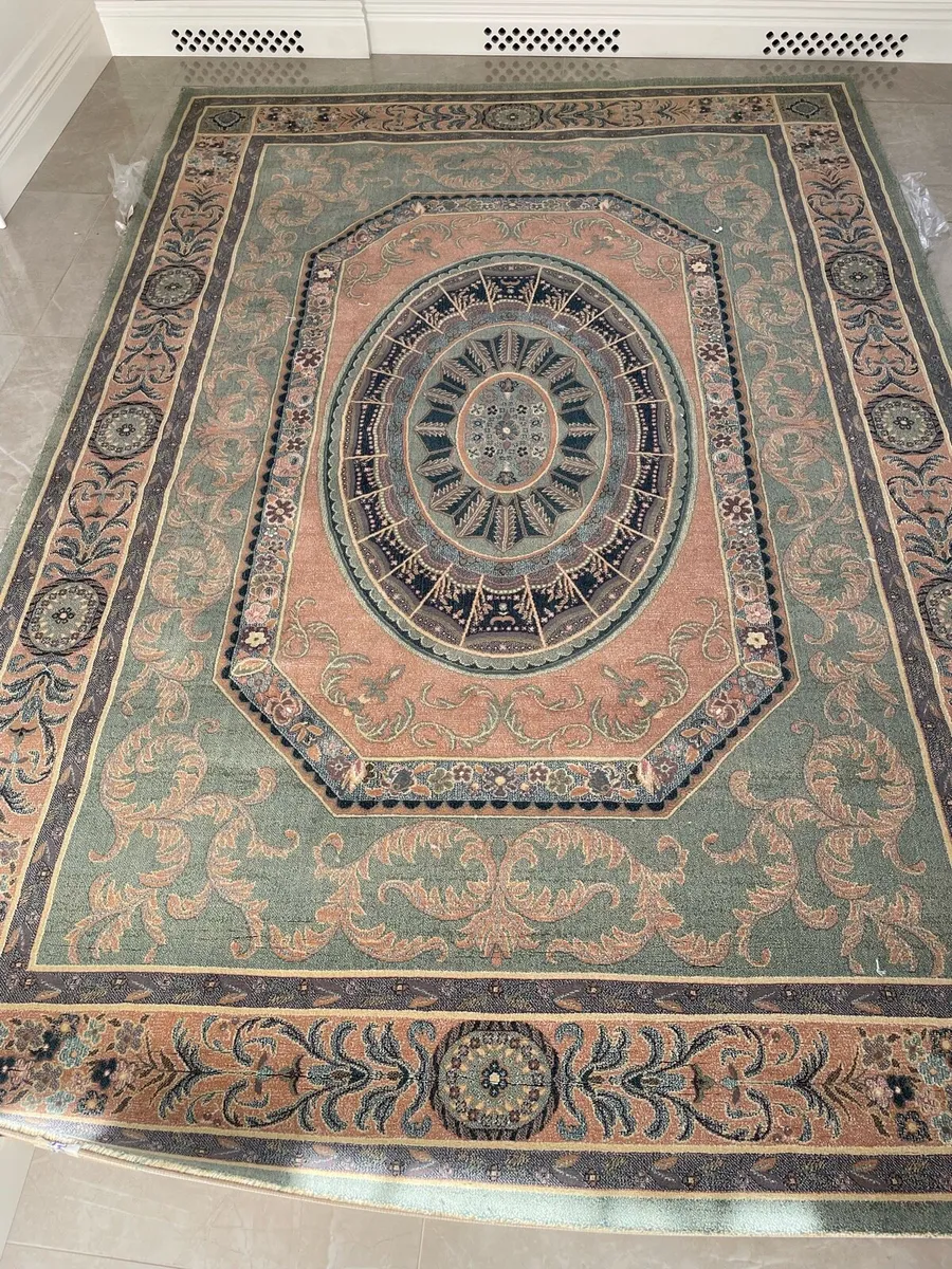Luxury new rug - Image 3