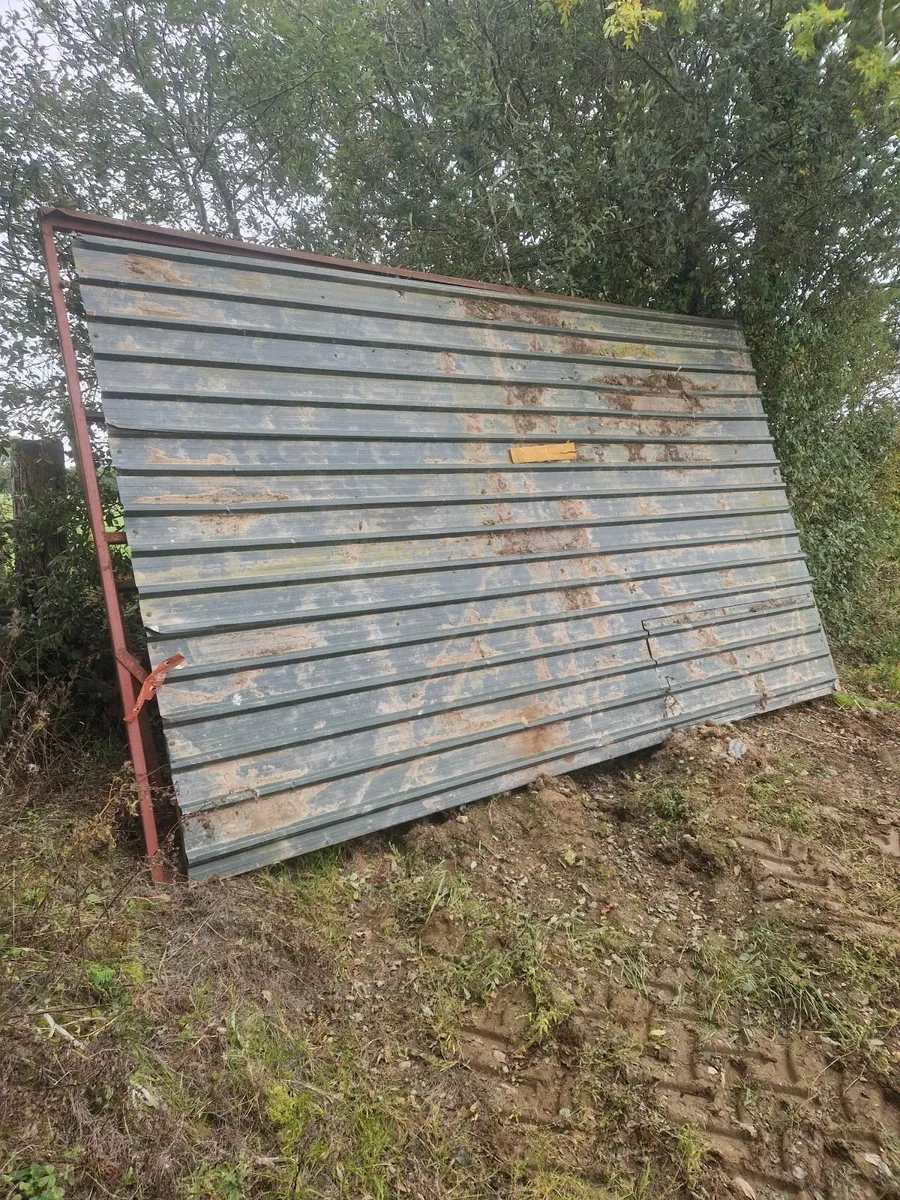 Shed door. 17x10.5ft - Image 3