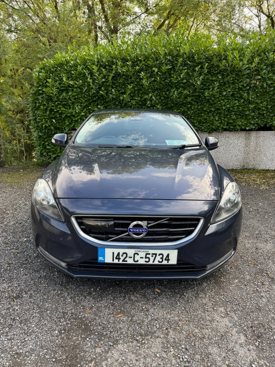 Volvo V40 2014 - Image 1