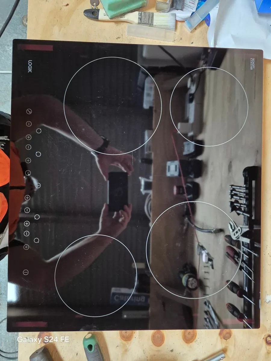 Logik Ceramic Hob - Image 1