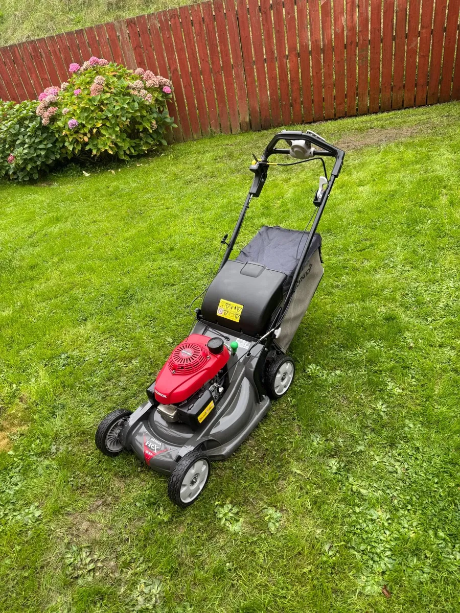 Honda HRX 537 lawnmower - Image 1