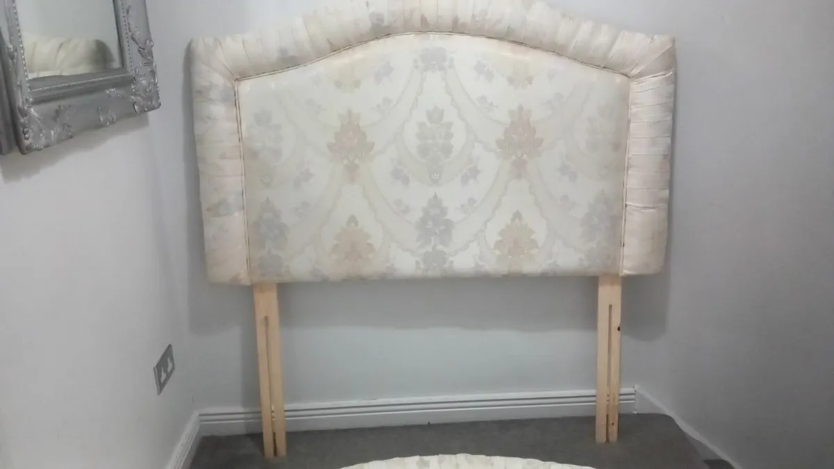 Double headboard  4ft 6 - Image 1