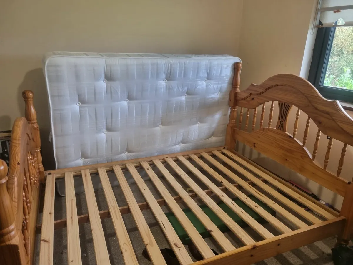 Double bed - Image 1