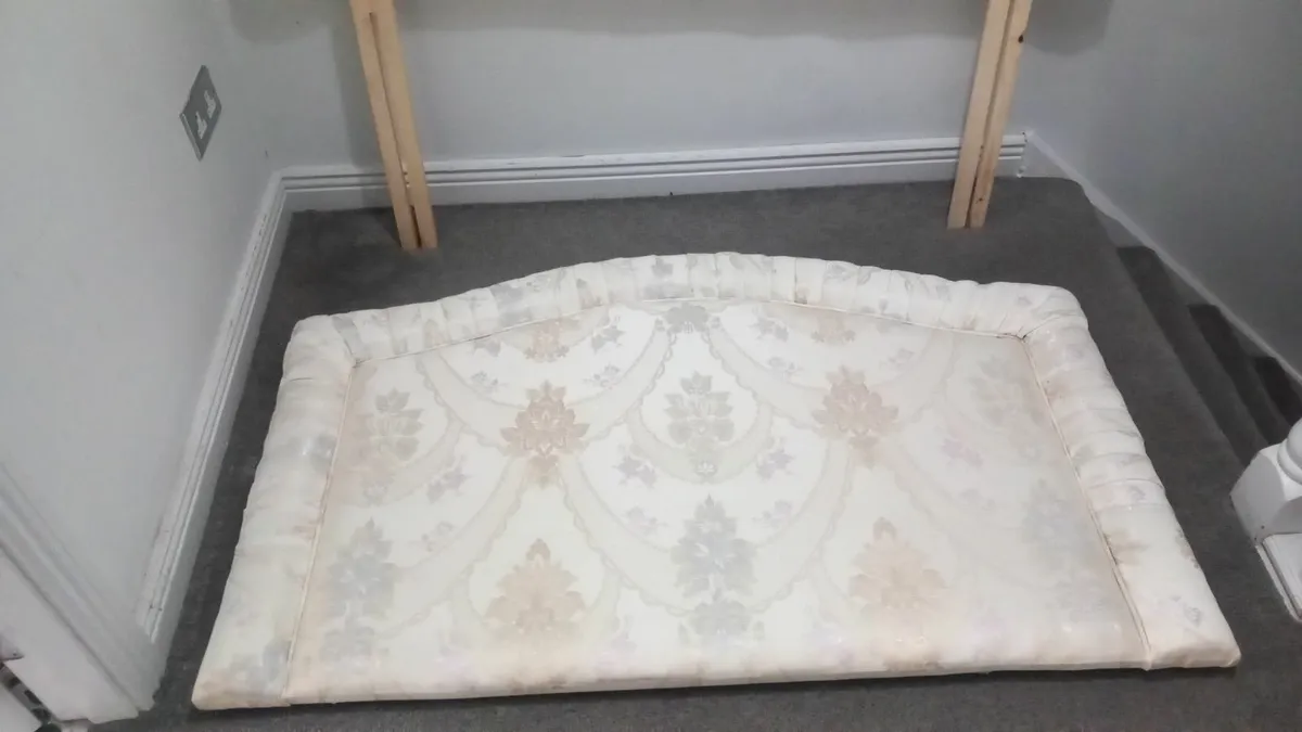 Double headboard  4ft 6 - Image 3