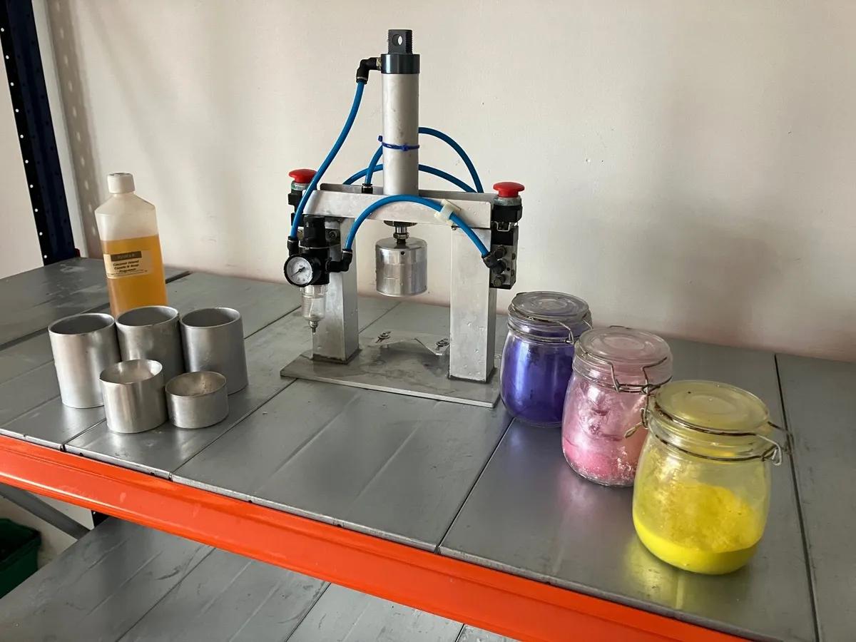 Bath bomb making machine FREE - Image 2