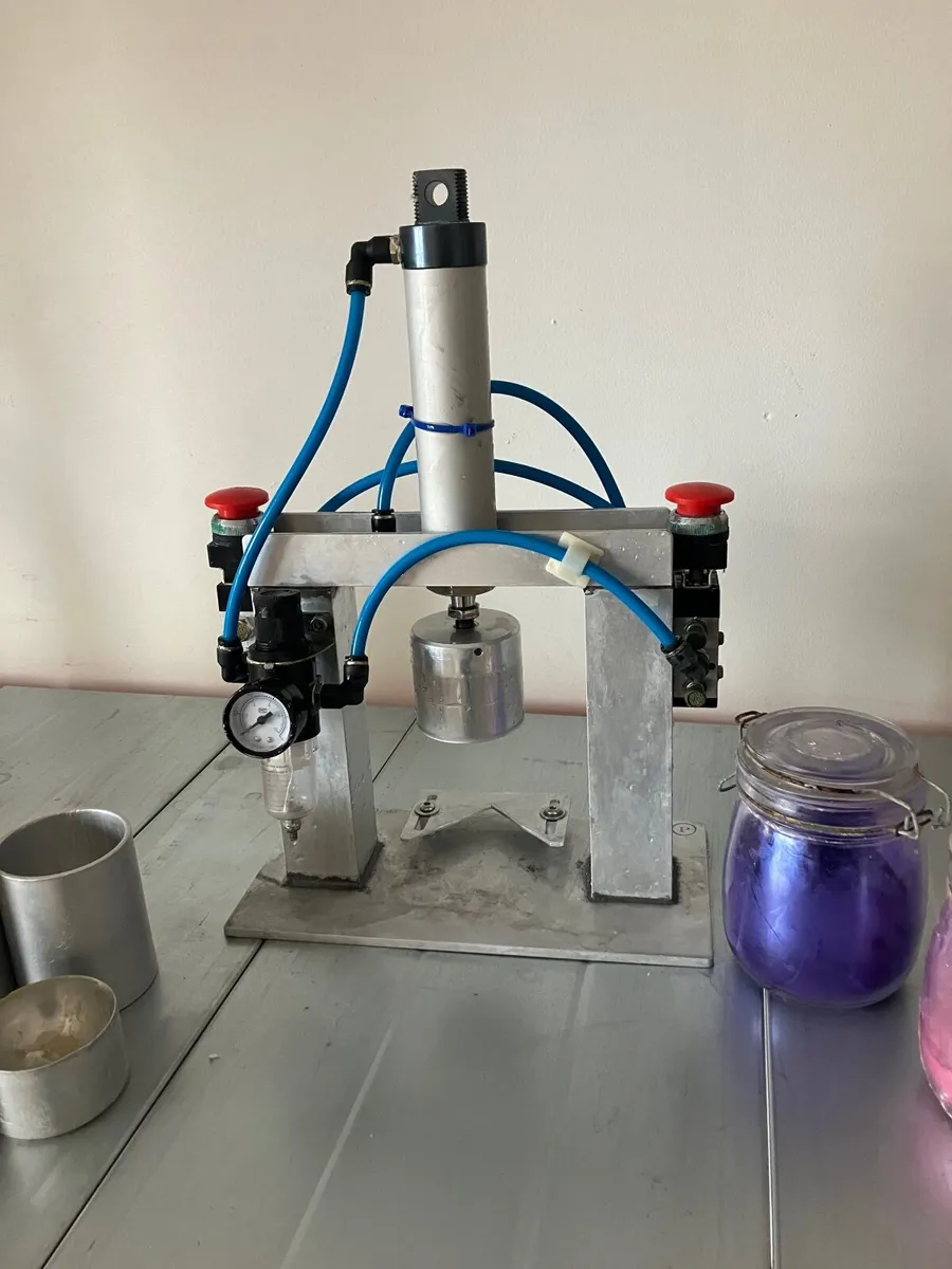 Bath bomb making machine FREE - Image 3