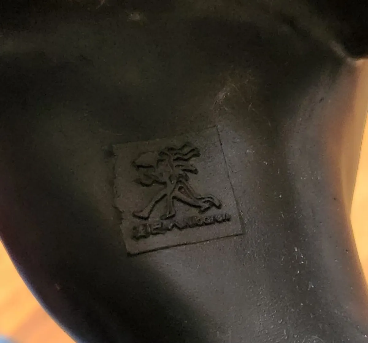 Kare Design Black bulldog statue GANGSTER DOG - Image 4