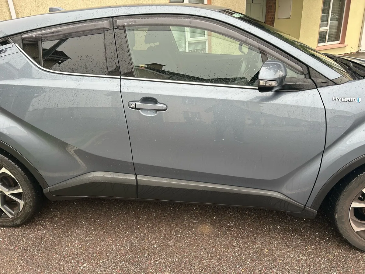 Car - Image 3