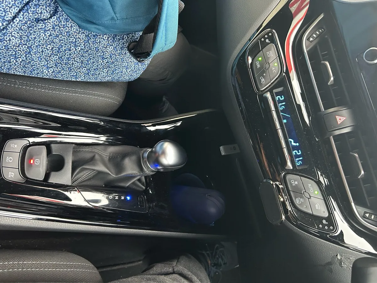 Car - Image 4