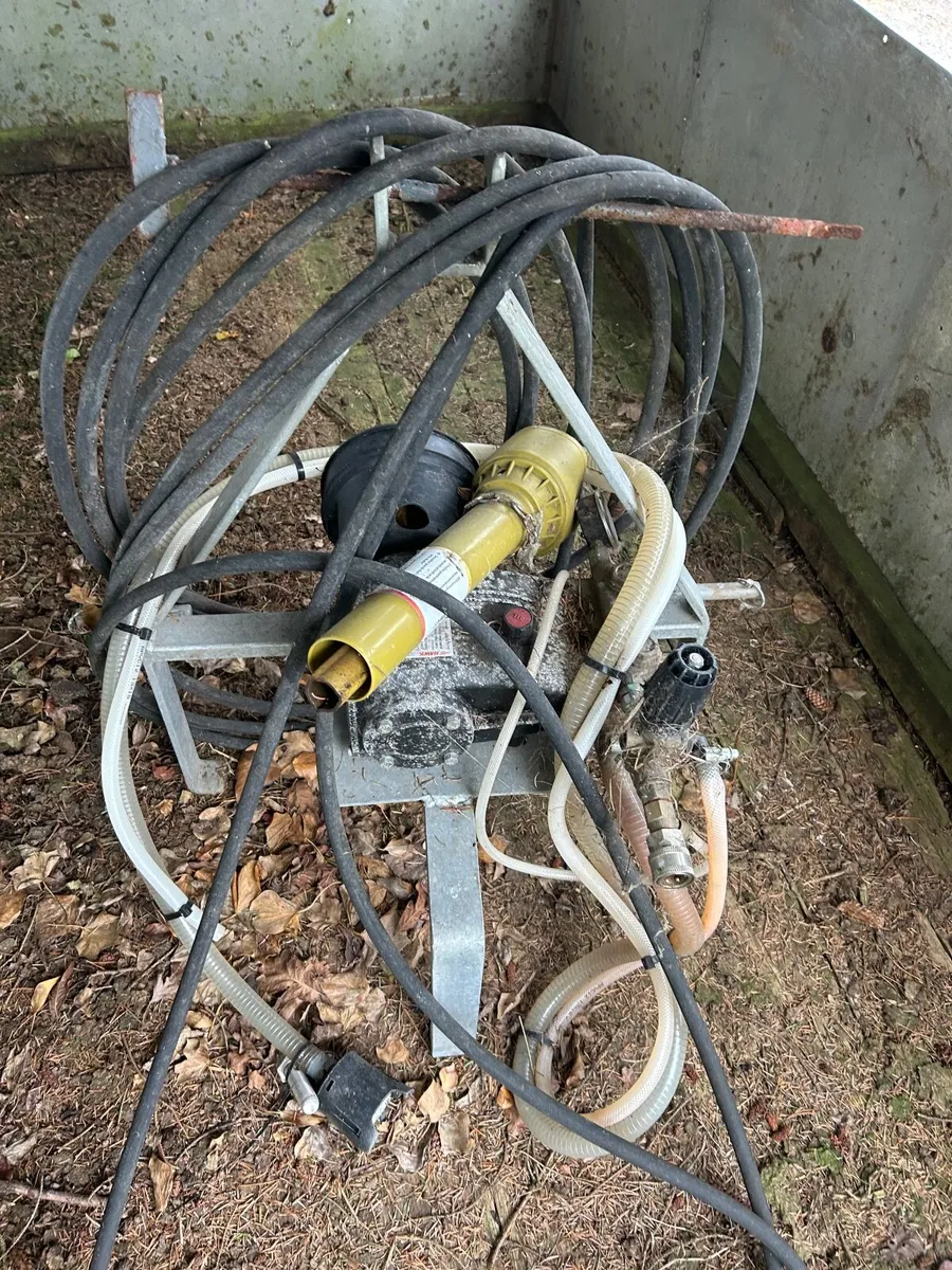 Tractor power washer and 80 gallon sprayer - Image 1