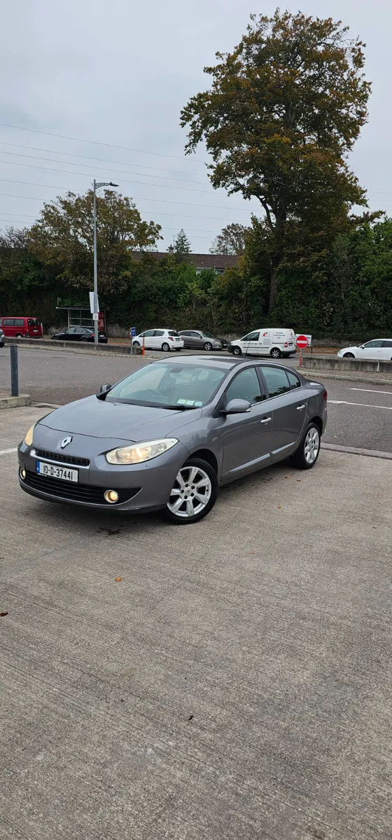 Renault Fluence 2010 High Spec Low miles - Image 2