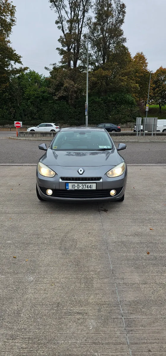 Renault Fluence 2010 High Spec Low miles - Image 3