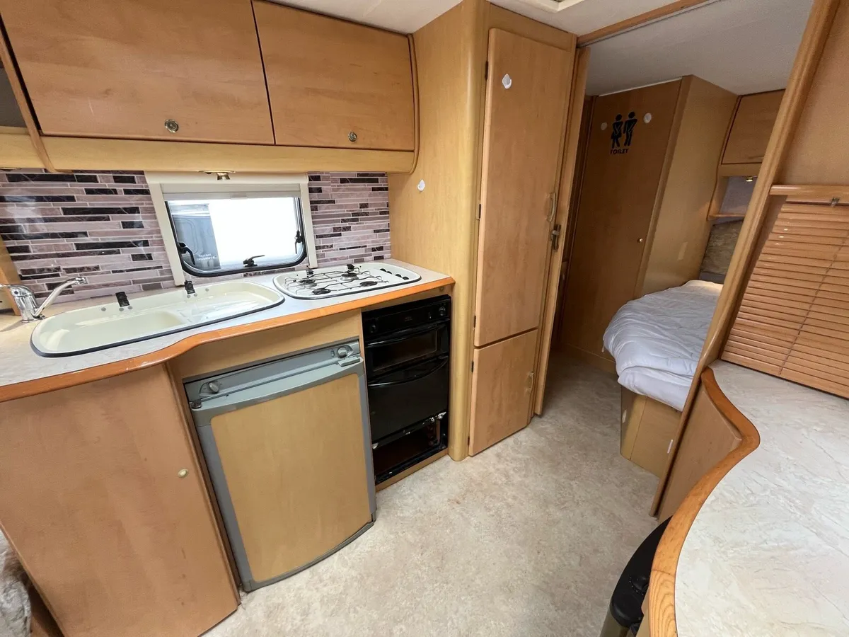 Bailey pageant series 5 caravan - Image 4